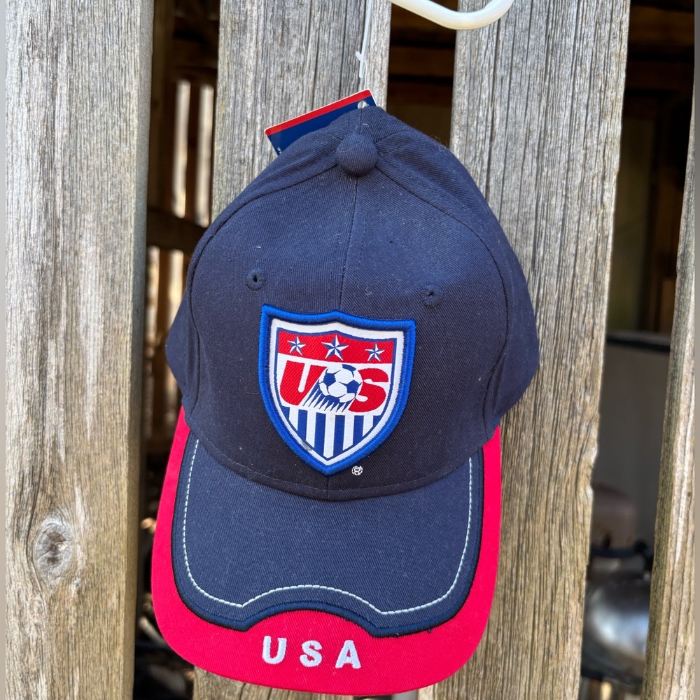 Navy and red U.S. Soccer hat #soccer #sportswear #USA #NEW
